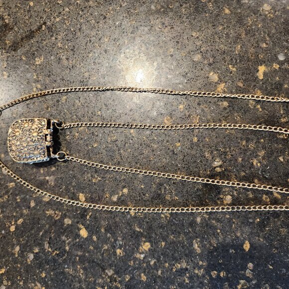 ALI KHAN BRONZE PURSE NECKLACE WITH FLOWER DETAIL - Picture 5 of 5